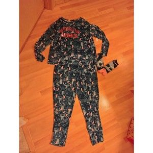 Girls 8/10 Disney Sleep Wear NWT Stitch Three Piece Set Pajamas And Socks.